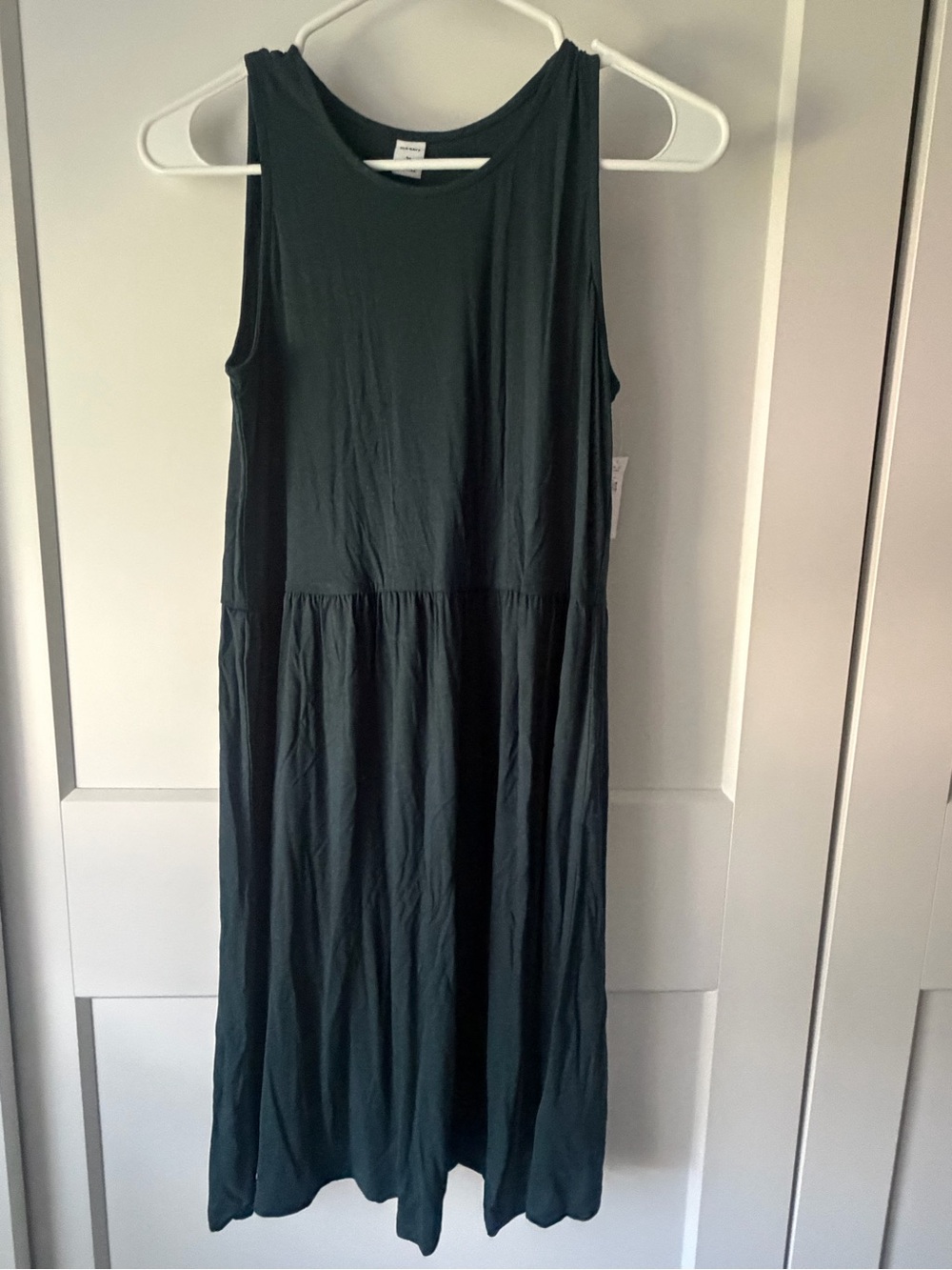 Old Navy Sleeveless Dress in Deep Green - XS - fall layering basic